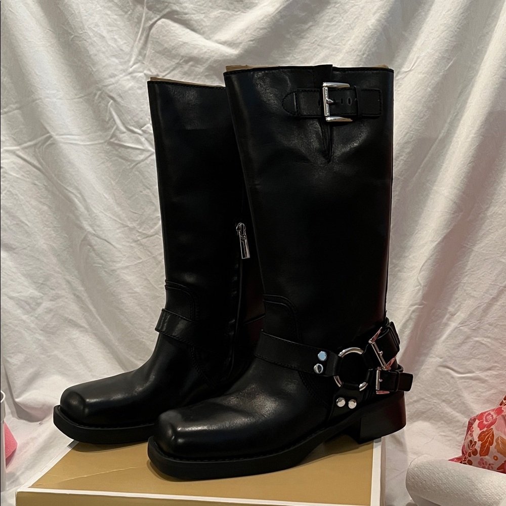 Michael Kors Crosby Moto Leather Boots. SZ: 7M. NIB. Retail: $295. Ask: $150.